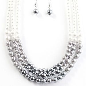 Lady In Waiting - Pearl Necklace Set